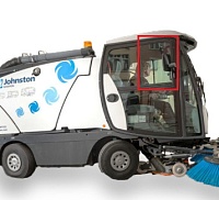 Стекло дверное правое верхние Johnston Sweepers C202/ Johnston Cx202/ Johnston Cn202