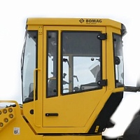 Стекло кузовное заднее правое Bomag Bw161Ac