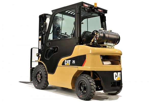 Газ-бензиновый погрузчик CAT GP25NT